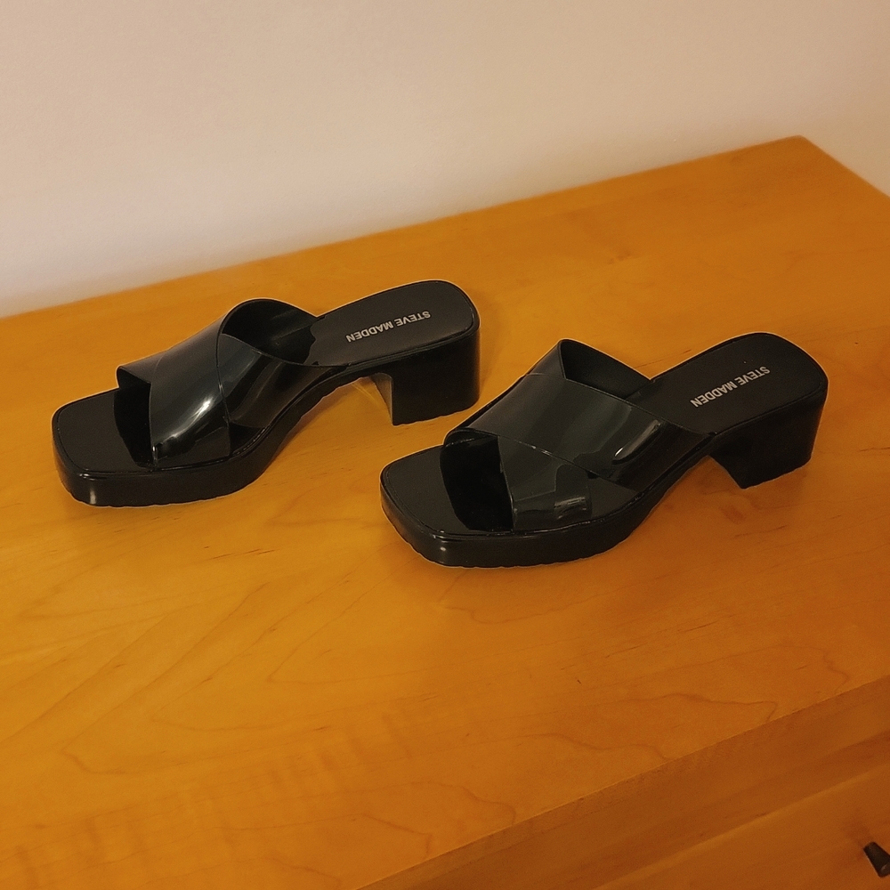 Steve Madden, NWOT jelly black slip-on platform sandals Sz 9 (fits 8.5)